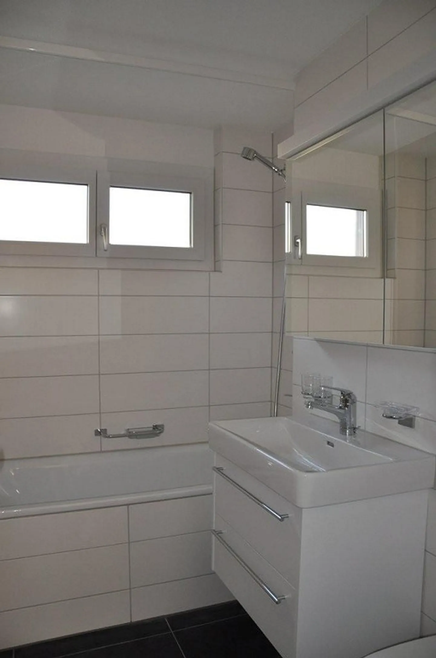 Schöne und grosse 3.5-Zi-Wohnung mit Eckbalkon - Photo 7 sur 9