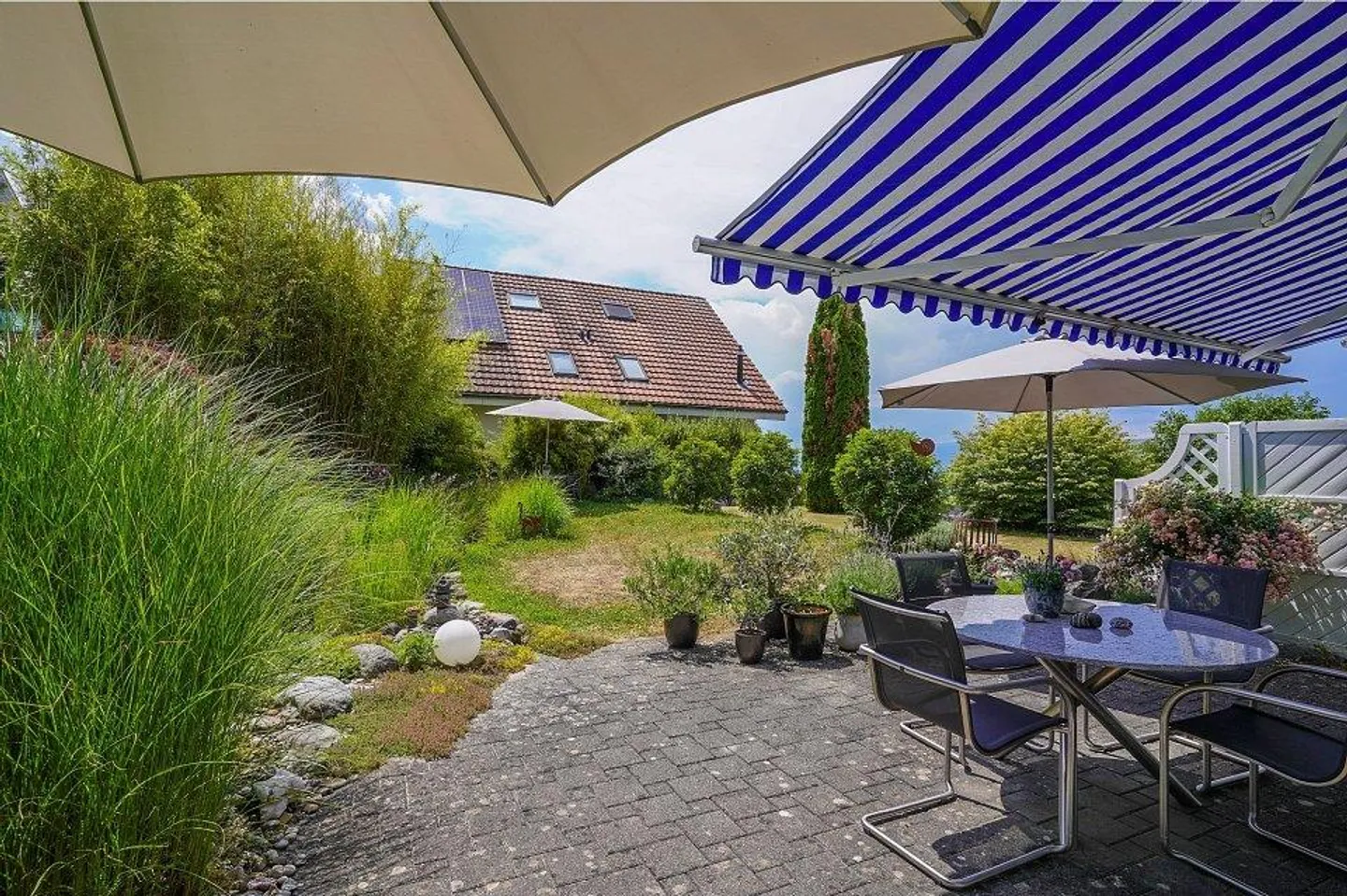 Casa unifamiliare di 5 stanze ben tenuta con bel giardino - Foto 4 di 13