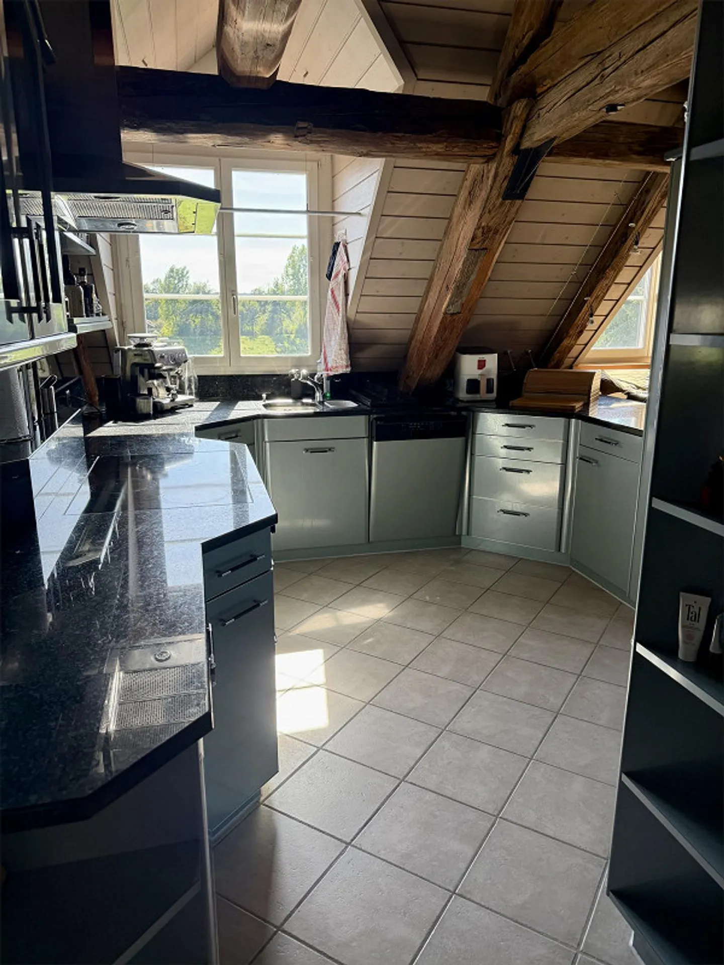 Appartement sous les combles de 5,5 pièces - Photo 1 sur 6