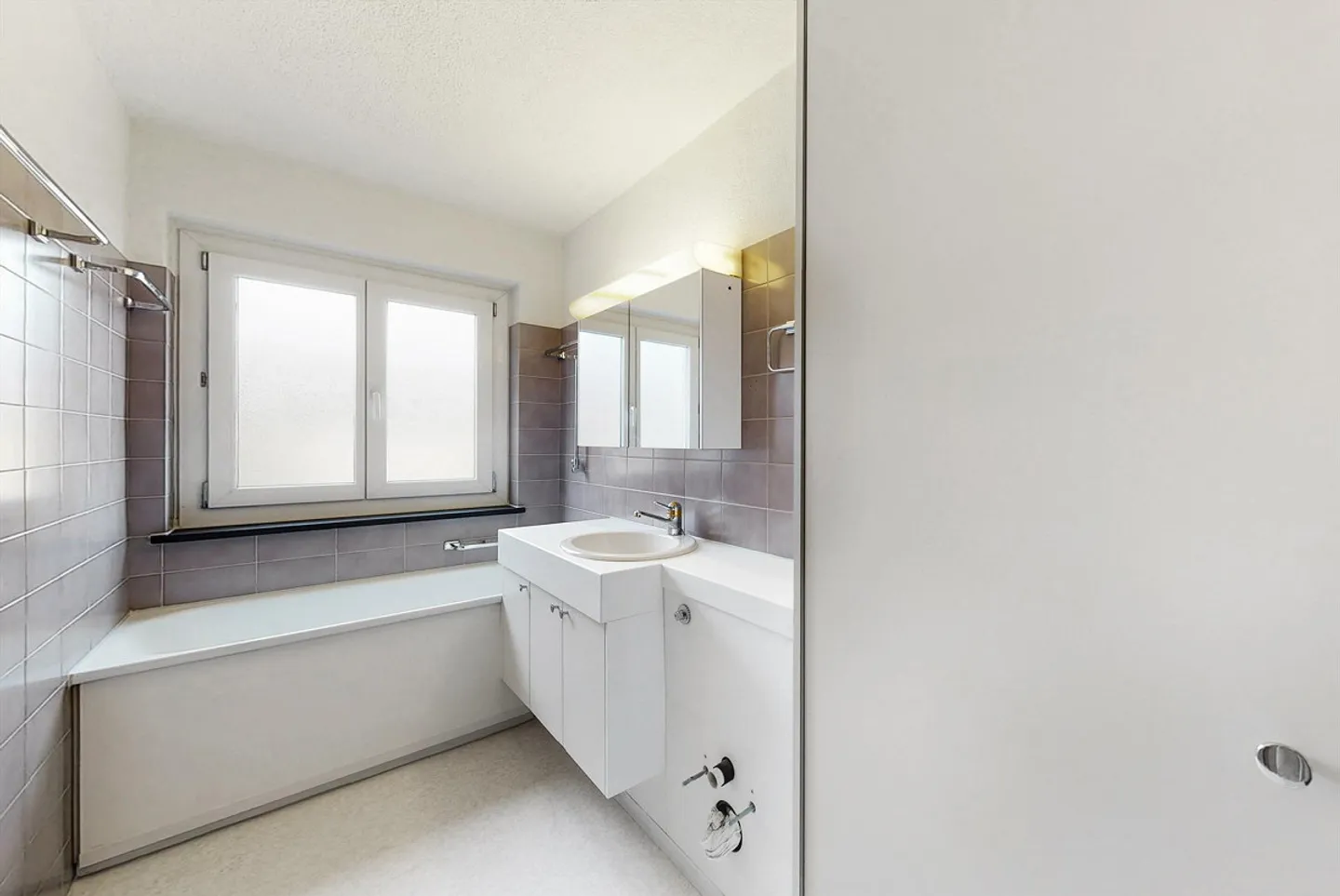 Quiet, beautiful residential area in Witikon - limited until September 2027! - Photo 4 of 4