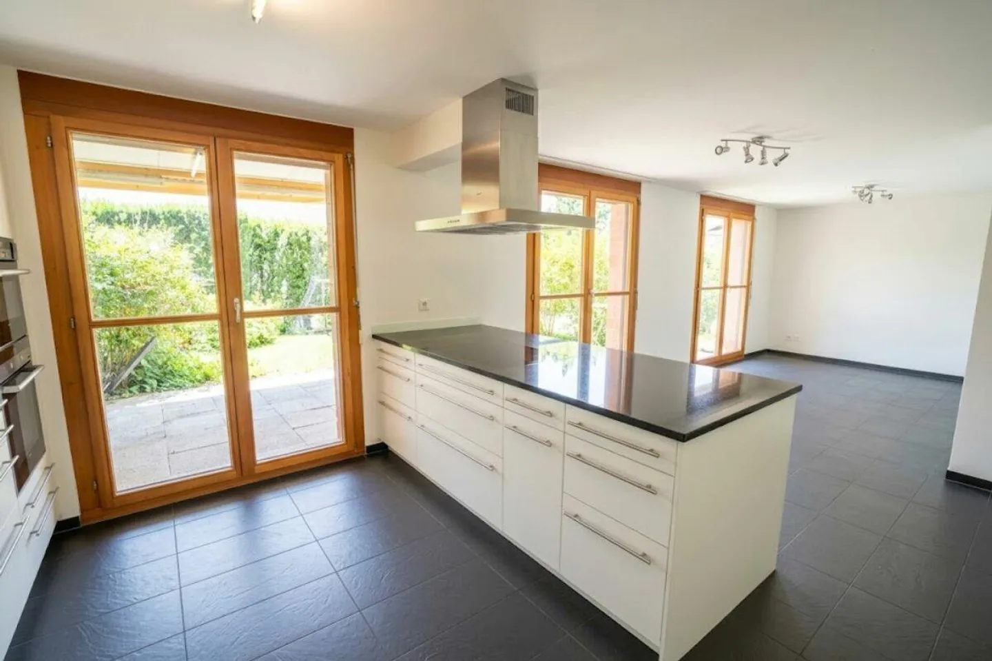 Maison individuelle rénovée, familiale avec jardin à Bin... - Photo 1 sur 12