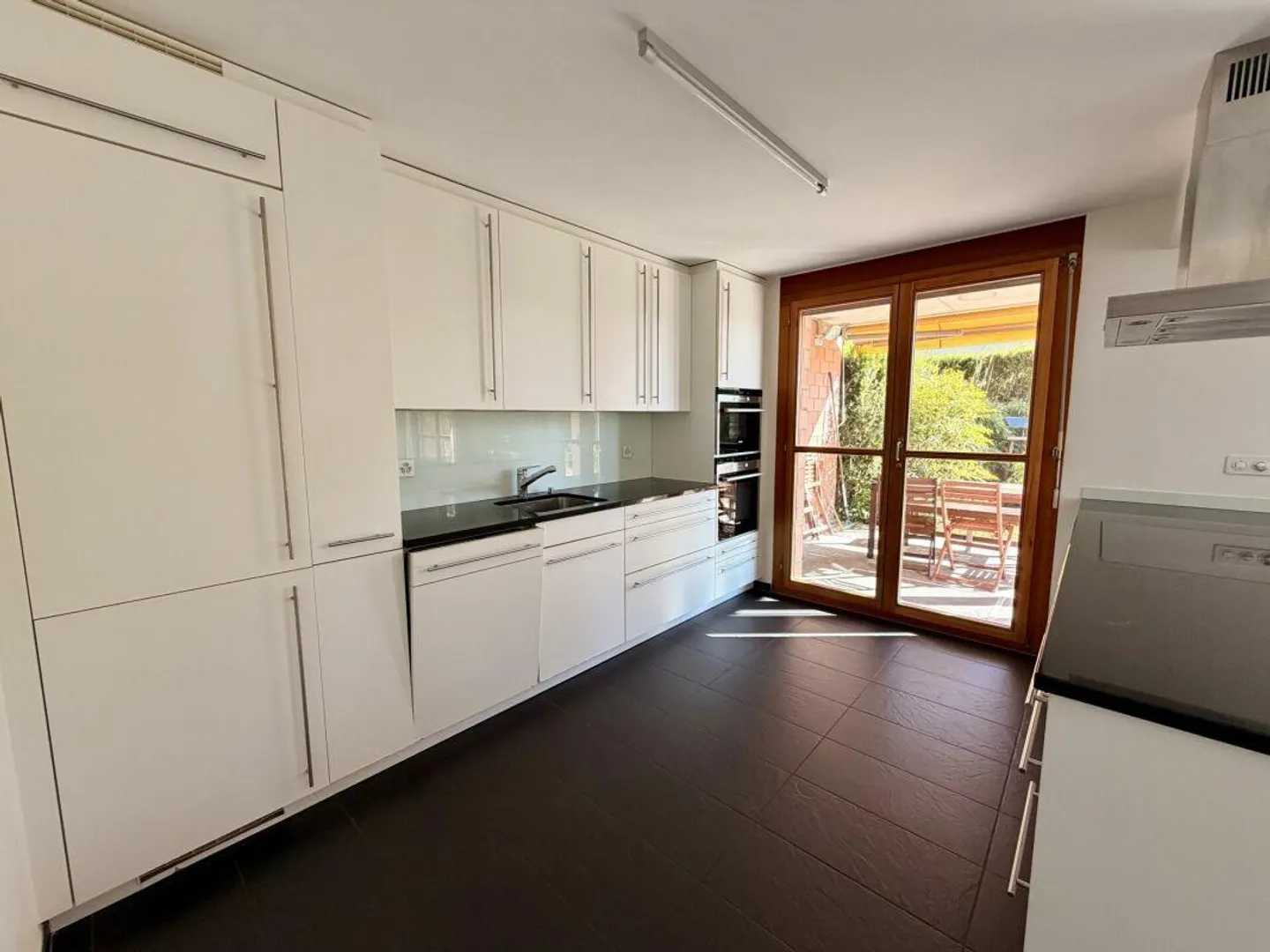 Maison individuelle rénovée, familiale avec jardin à Bin... - Photo 2 sur 12