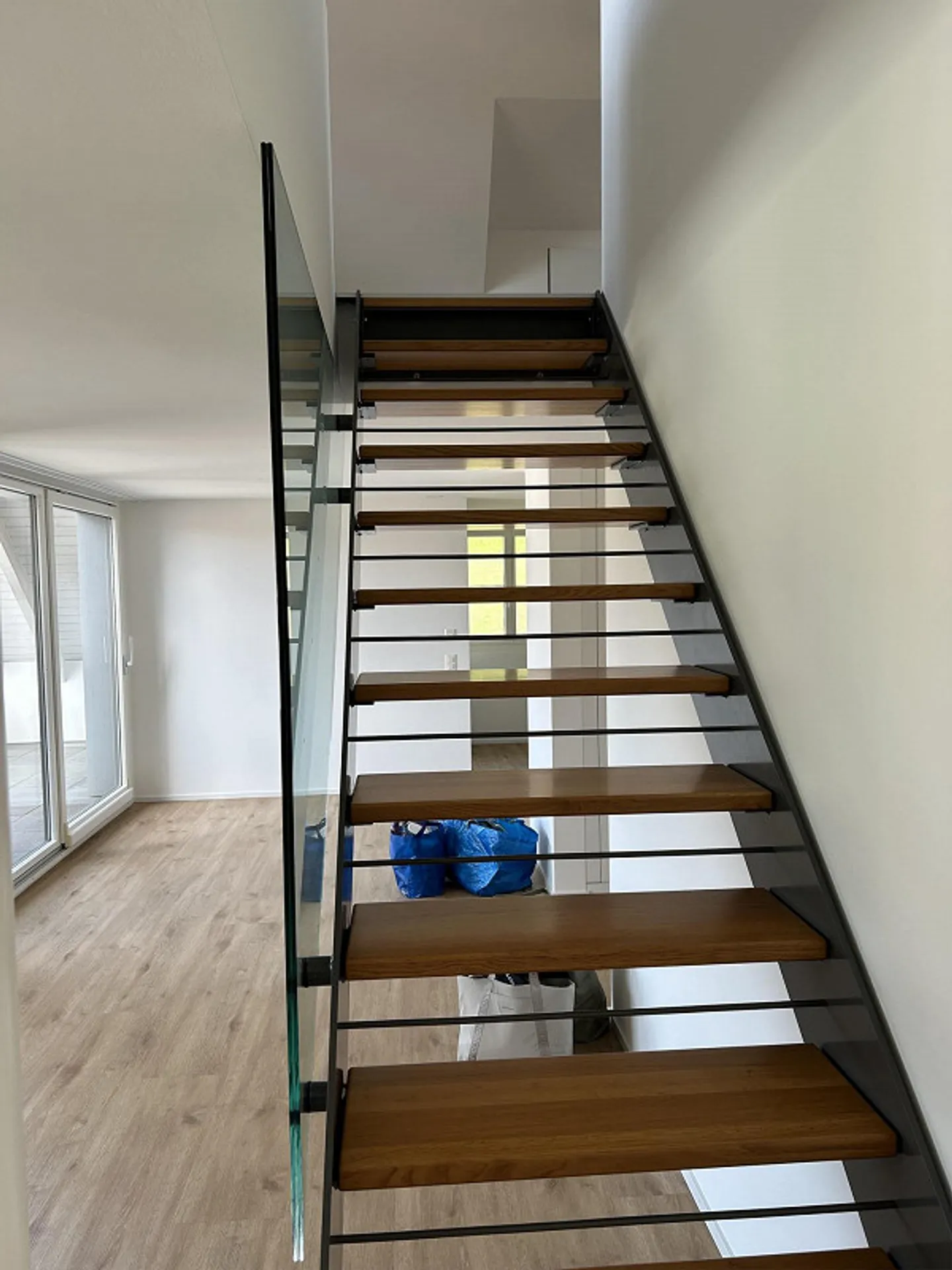 Modern 3.5-room maisonette apartment with two balconies in Aeugstertal - Photo 3 of 12