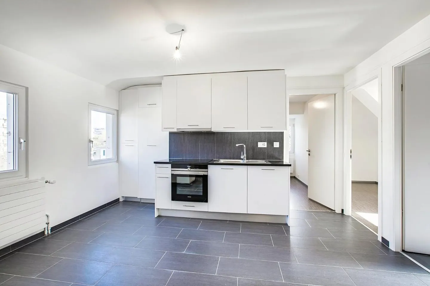 3.5 Room Apartment - Photo 2 of 12