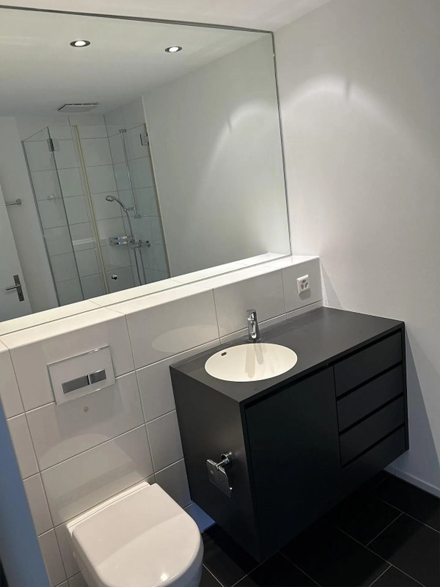 Modern 3.5-room maisonette apartment with two balconies in Aeugstertal - Photo 4 of 12