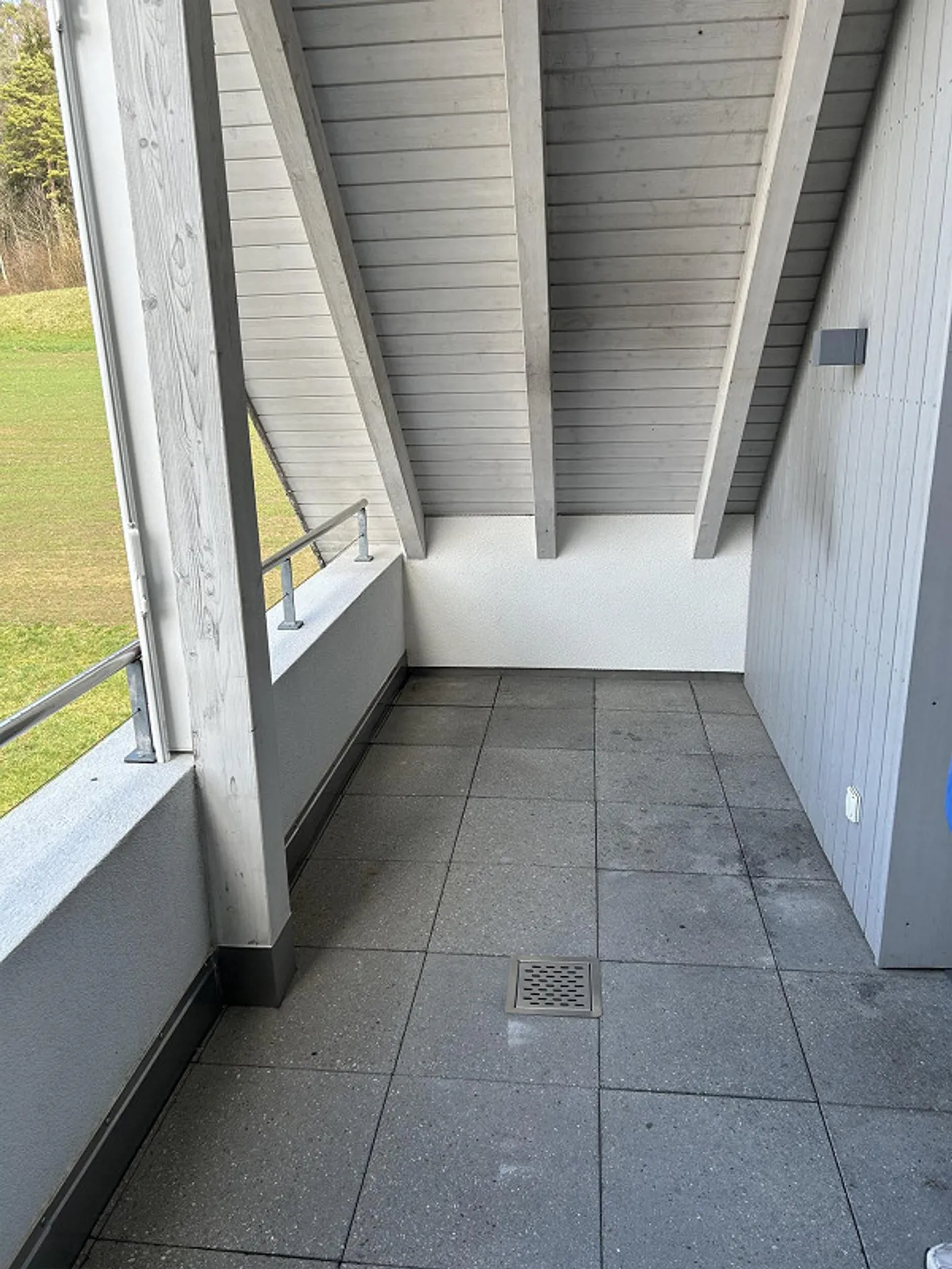 Modern 3.5-room maisonette apartment with two balconies in Aeugstertal - Photo 5 of 12