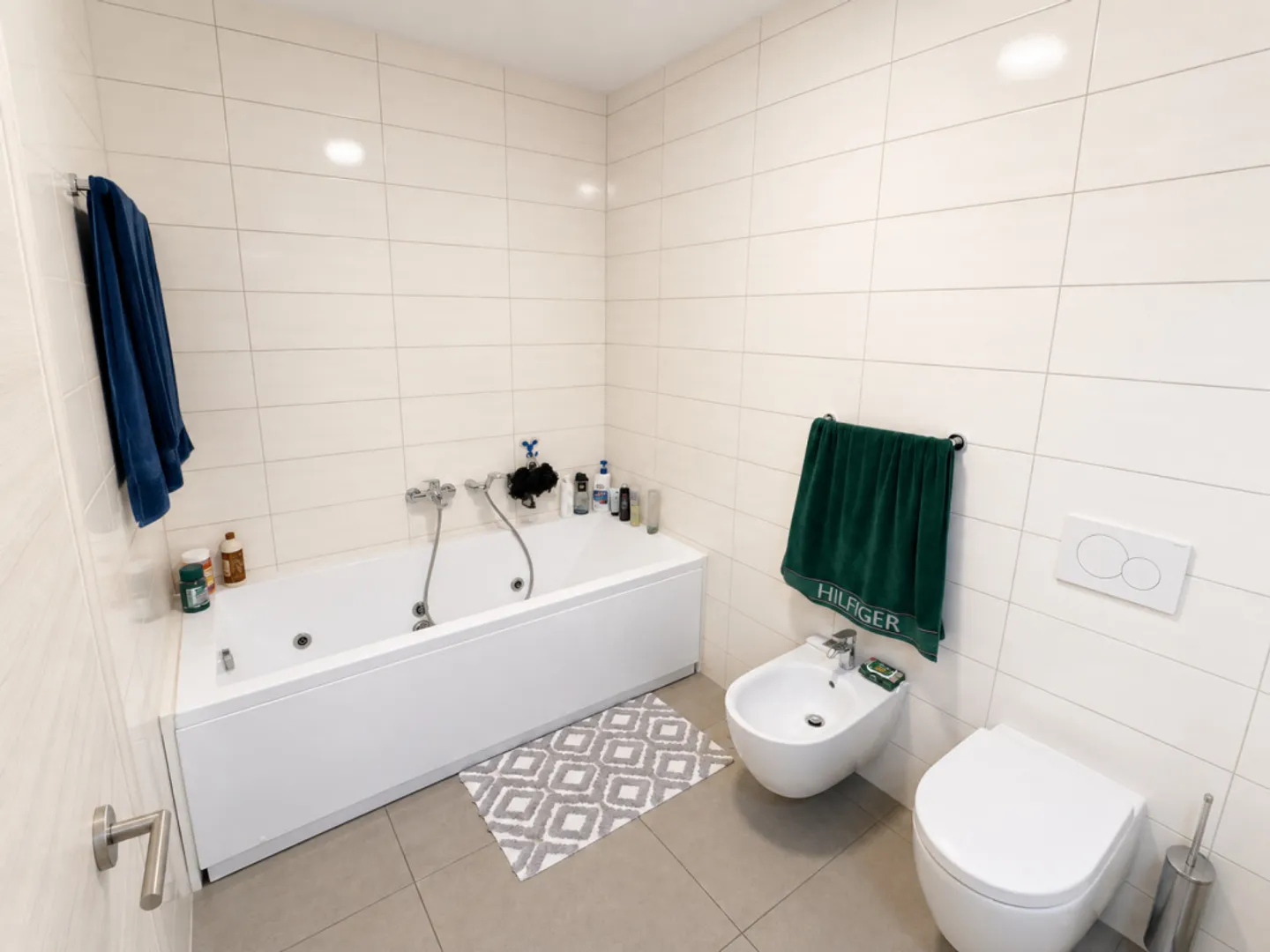 Attractive 4.5-room garden apartment in Manno - spacious living comfort with private garden - Photo 15 of 30