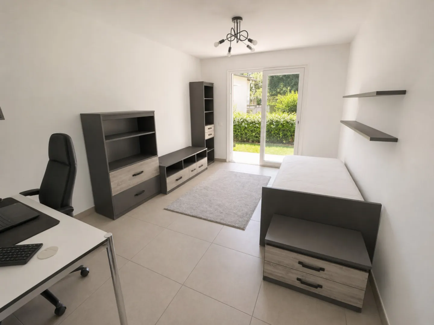 Attractive 4.5-room garden apartment in Manno - spacious living comfort with private garden - Photo 21 of 30