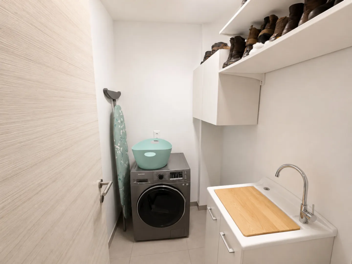 Attractive 4.5-room garden apartment in Manno - spacious living comfort with private garden - Photo 22 of 30