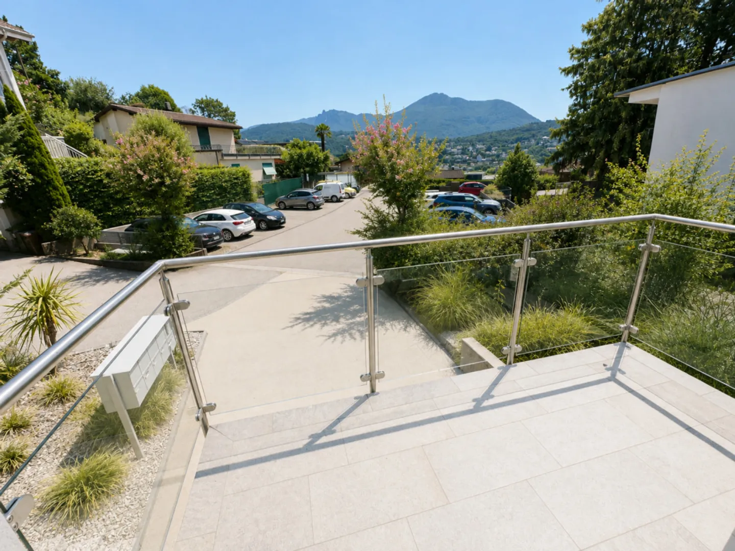 Attractive 4.5-room garden apartment in Manno - spacious living comfort with private garden - Photo 25 of 30