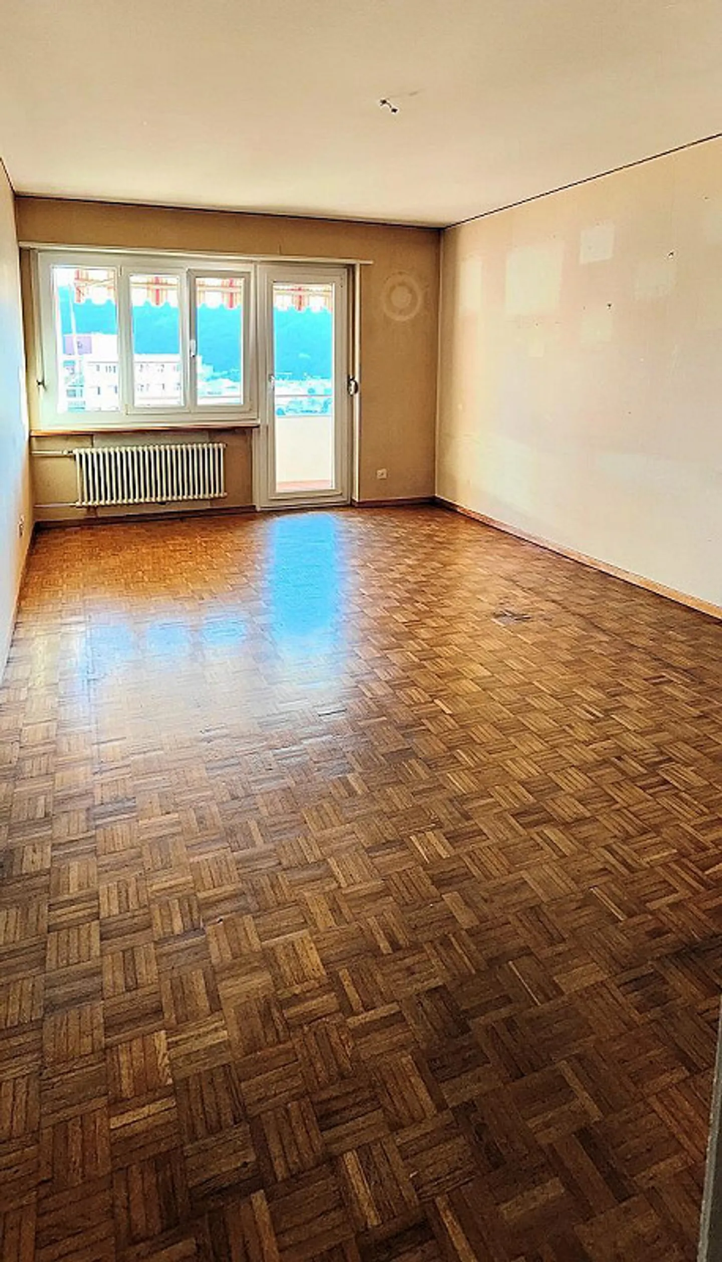 Appartement lumineux de 3,5 pièces avec balcon et vue panoramique à Vacallo - Photo 4 sur 12