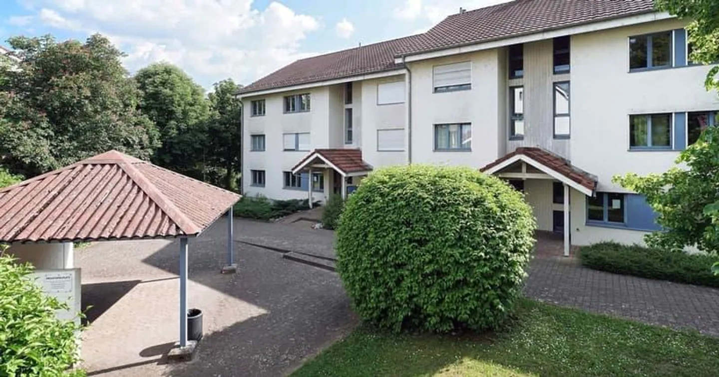 Grosszügige 4.5 Zimmerwohnung in Zwingen! - Foto 1 von 9