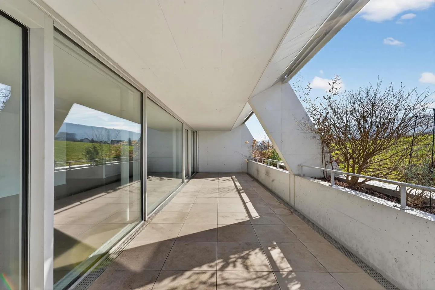 Moderne Maisonette mit Terrasse - Foto 14 von 31