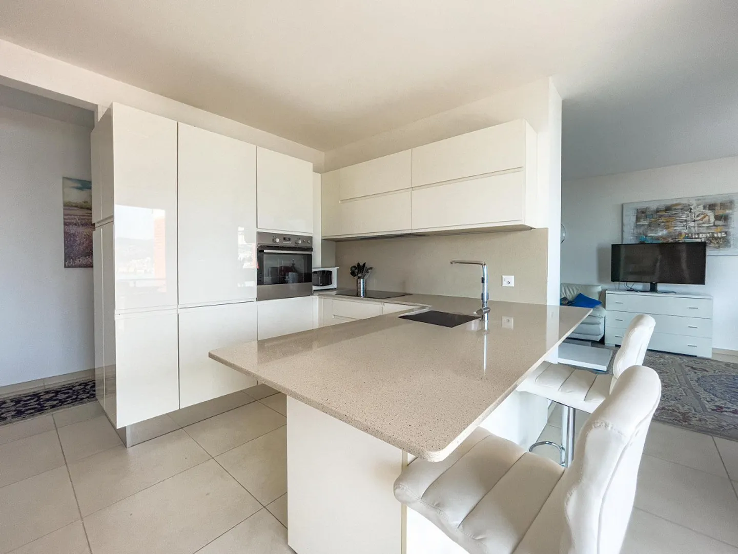 Appartement meublé à Paradiso avec piscine commune - Photo 2 sur 9