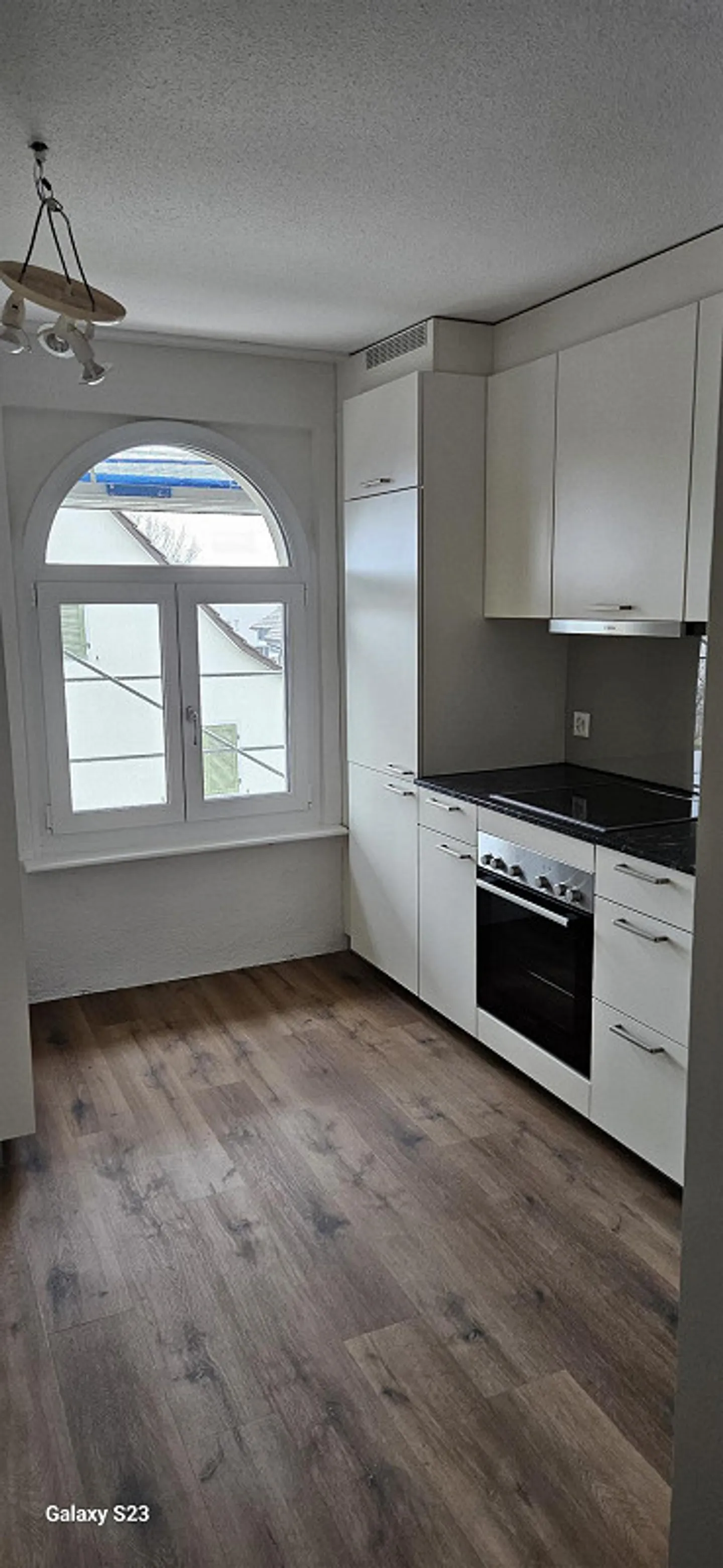 3.5 Room Apartment - Photo 1 of 6