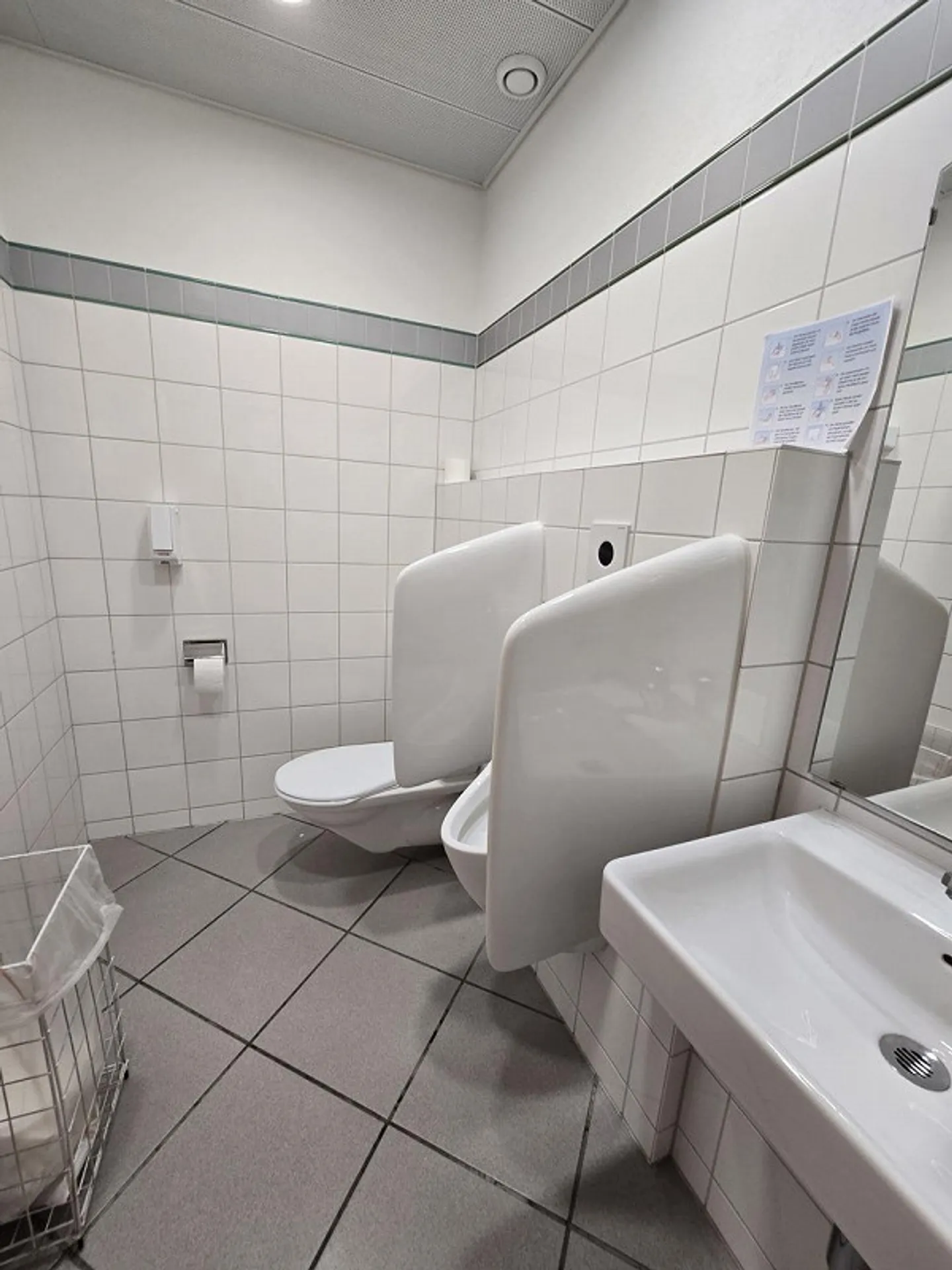 707 m² Ufficio al 2° piano – Posizione centrale a Brüttisellen con posti auto - Foto 7 di 8