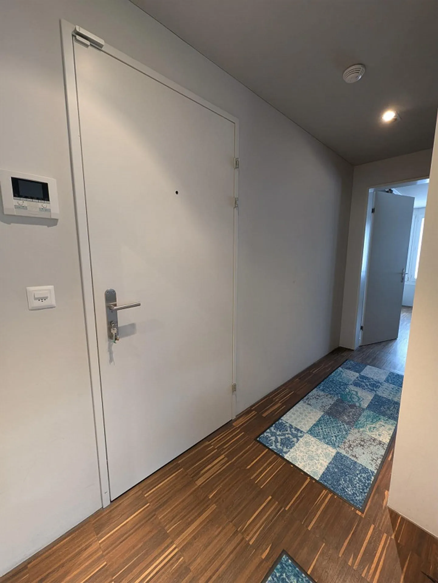 Appartement moderne 2.5 pièces avec balcon et garage - Photo 7 sur 10