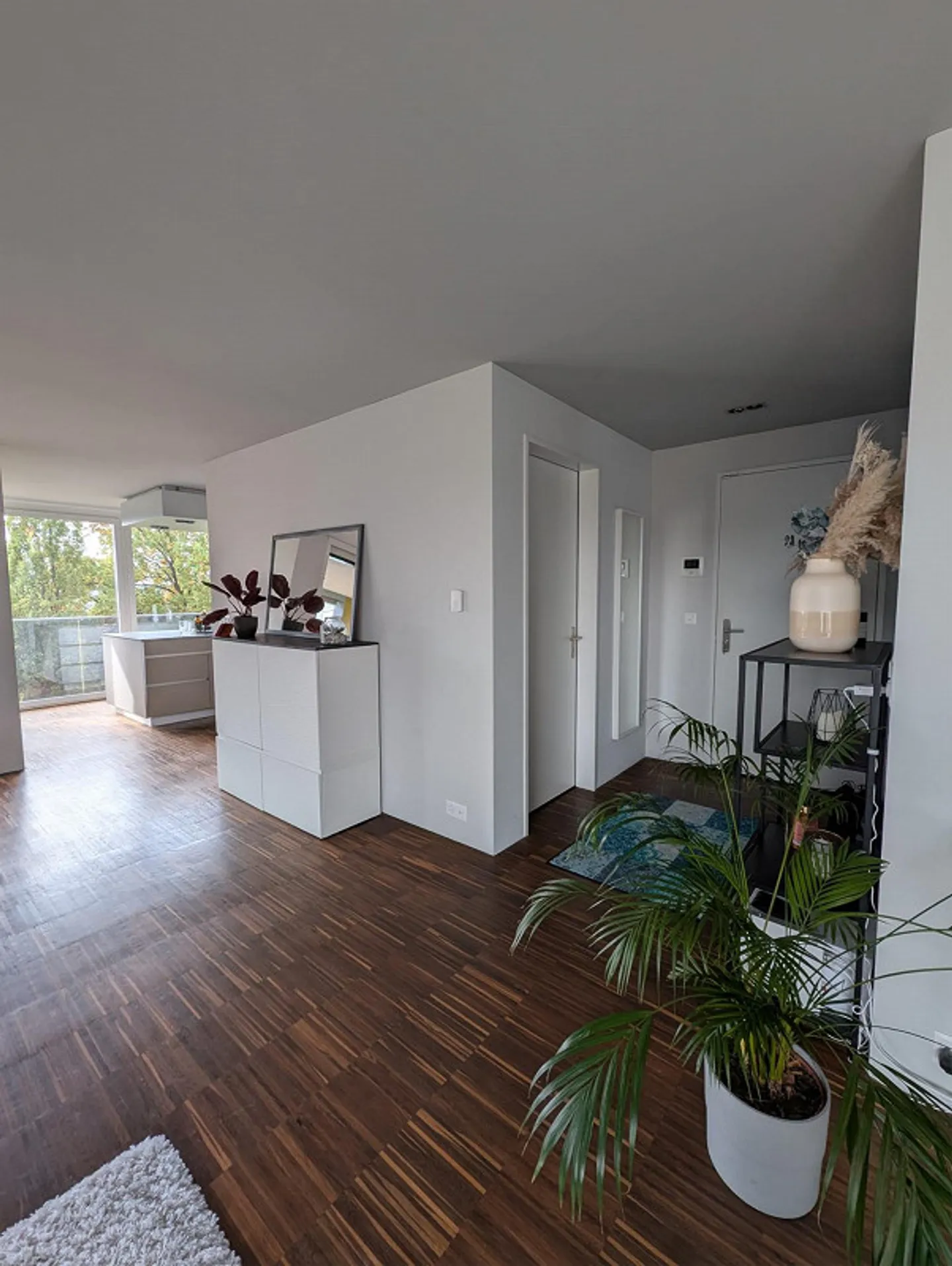 Appartement moderne 2.5 pièces avec balcon et garage - Photo 5 sur 10