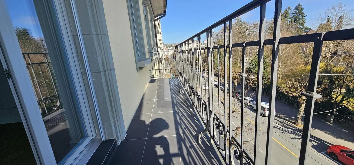 IDEALMENTE SITUATO BOULEVARD DE PÉROLLES - Foto 5 di 6