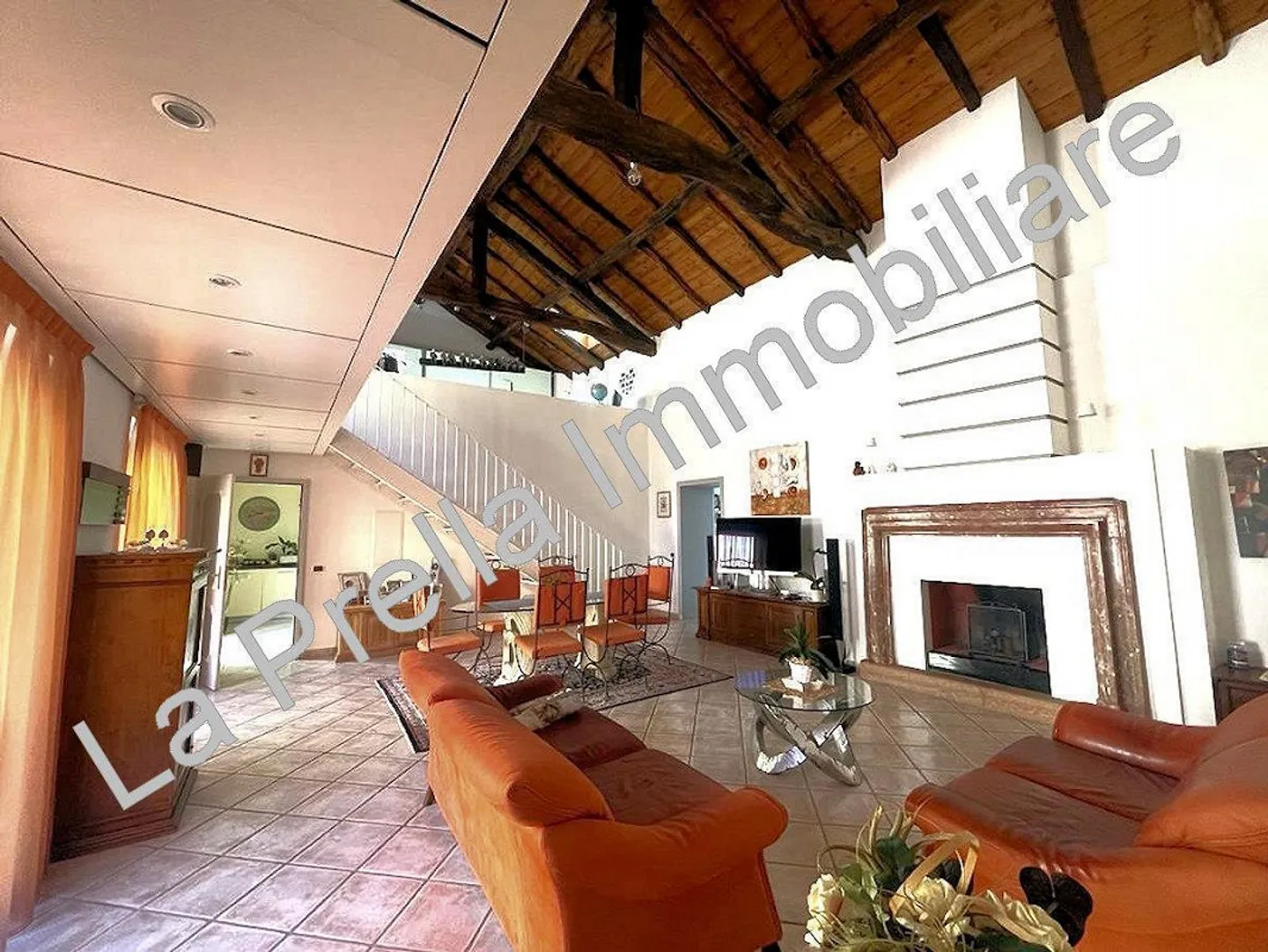 Mendrisio, appartamento mansardato di 4,5 locali con charme nel centro storico di Mendrisio - Foto 1 di 13