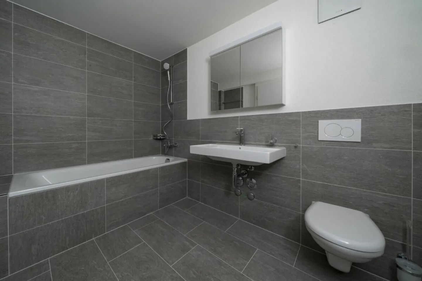 Modern 3.5-Room Apartment - Photo 5 of 12