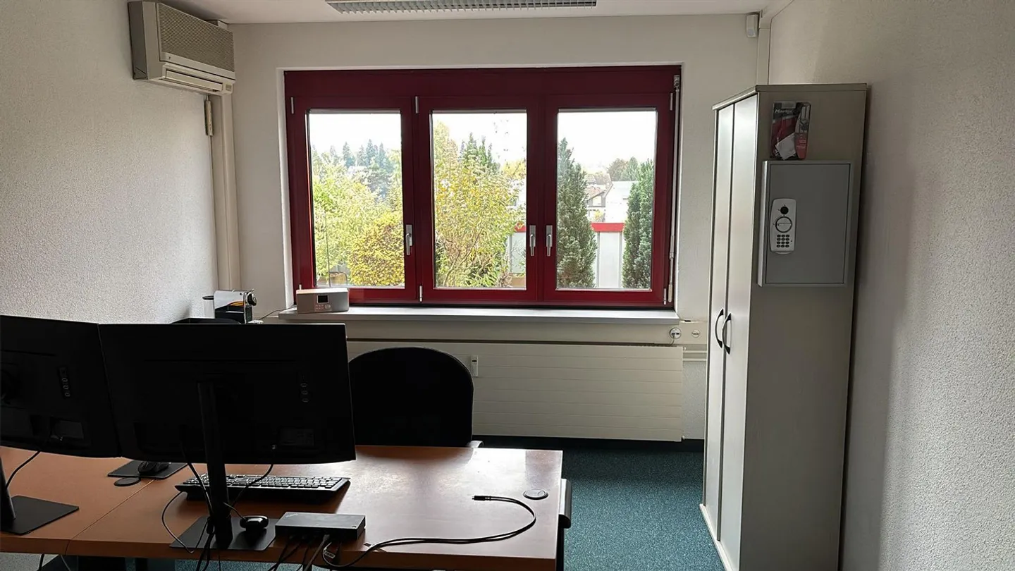 Attraktive Büroräumlichkeiten mit Blick auf Pfäffikersee / Terasse - Foto 3 di 10