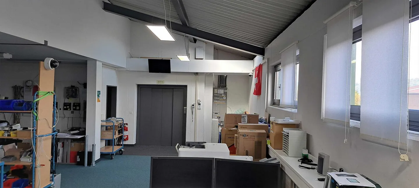 Attraktive Büroräumlichkeiten mit Blick auf Pfäffikersee / Terasse - Foto 9 di 10