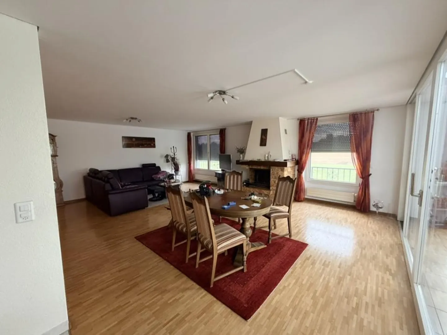 Villa adiacente di 165 m² abitabili + grande deposito - Foto 4 di 7