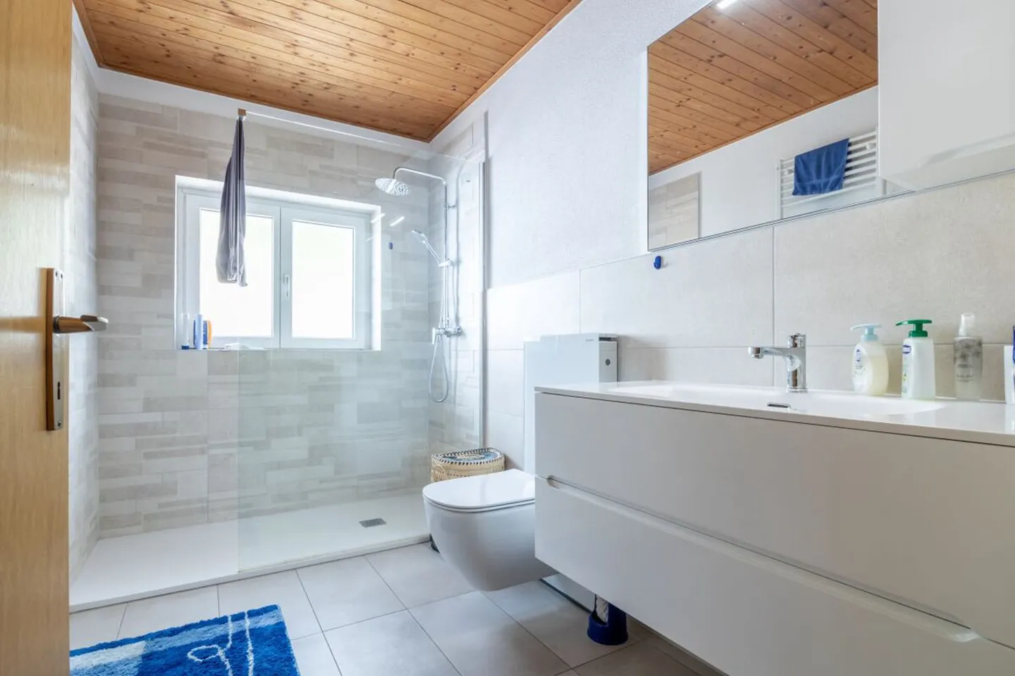 CUGNASCO - Multifamily residence with generous living spaces - Photo 9 of 13