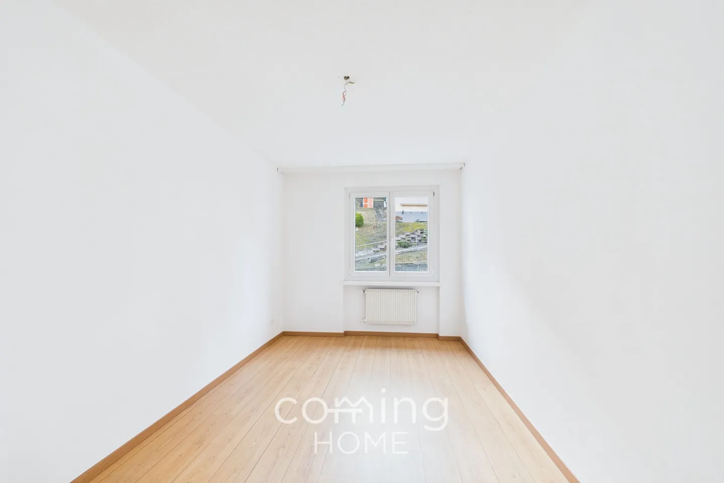 Appartamento 3.5 locali soleggiato con balcone e vista sulle montagne in posizione tranquilla - Foto 7 di 11