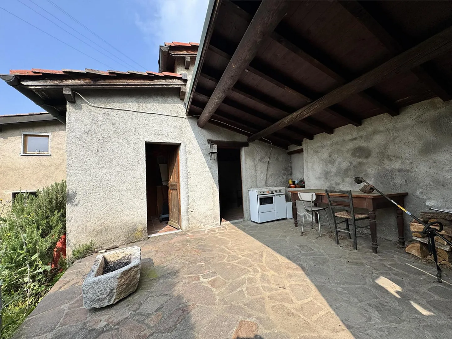Spacious 5.5-room house with private garden in Scareglia - Photo 7 of 8