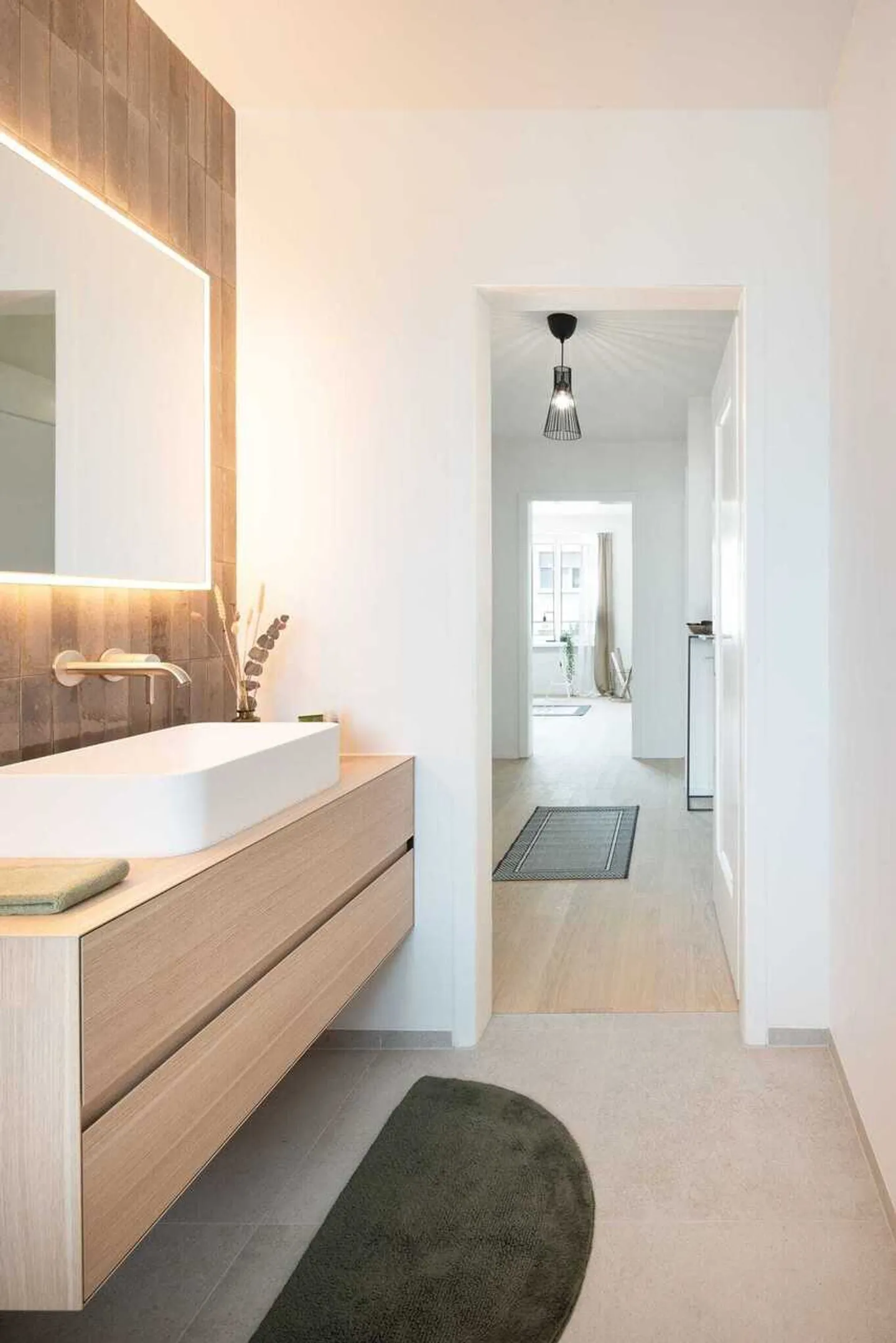 Charming Renovated Apartment - Photo 2 of 13