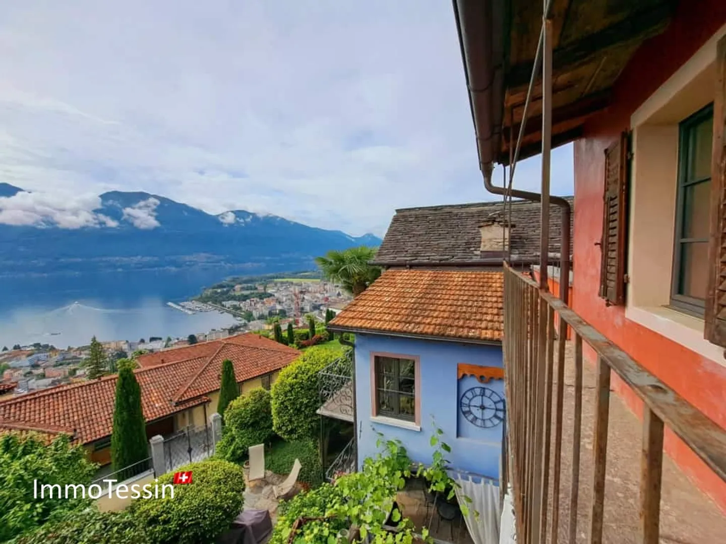 UNICO: Sinfonia di lusso e lo stile di un'epoca passata in una posizione assolutamente privilegiata con vista lago mozzafiato - Foto 4 di 13