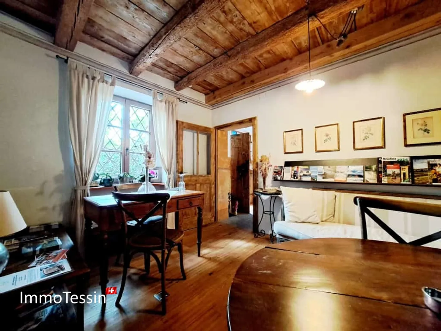 UNICO: Sinfonia di lusso e lo stile di un'epoca passata in una posizione assolutamente privilegiata con vista lago mozzafiato - Foto 10 di 13