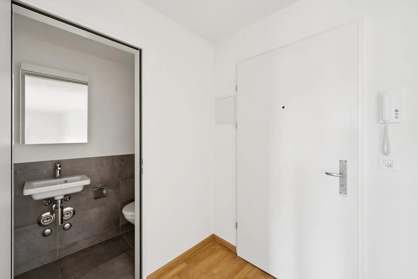 Cozy 3.5 Room Attic Apartment in the Center of Aesch - Photo 8 of 11