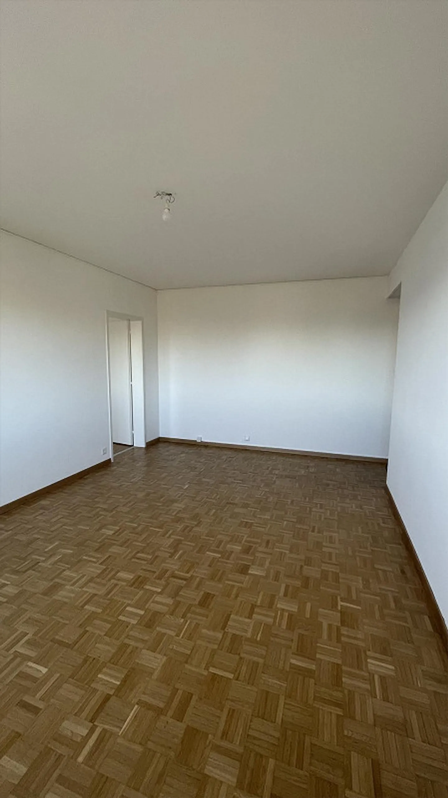 Freier Blick auf diese 3-Zimmer-Wohnung, nahe den internationalen Organisationen - Foto 1 von 8