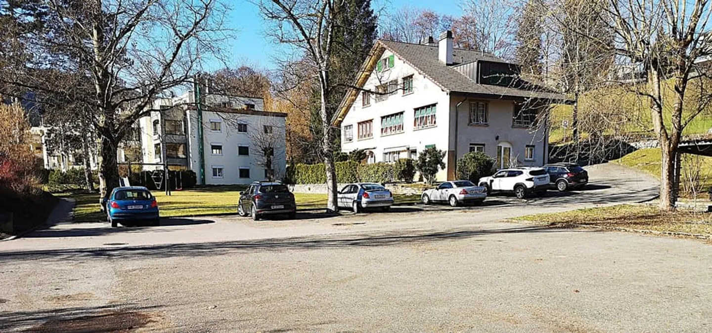 Zu verkaufen in Moutier Wohnung mit Terrasse, 2024 komplett renoviert - Foto 2 von 13