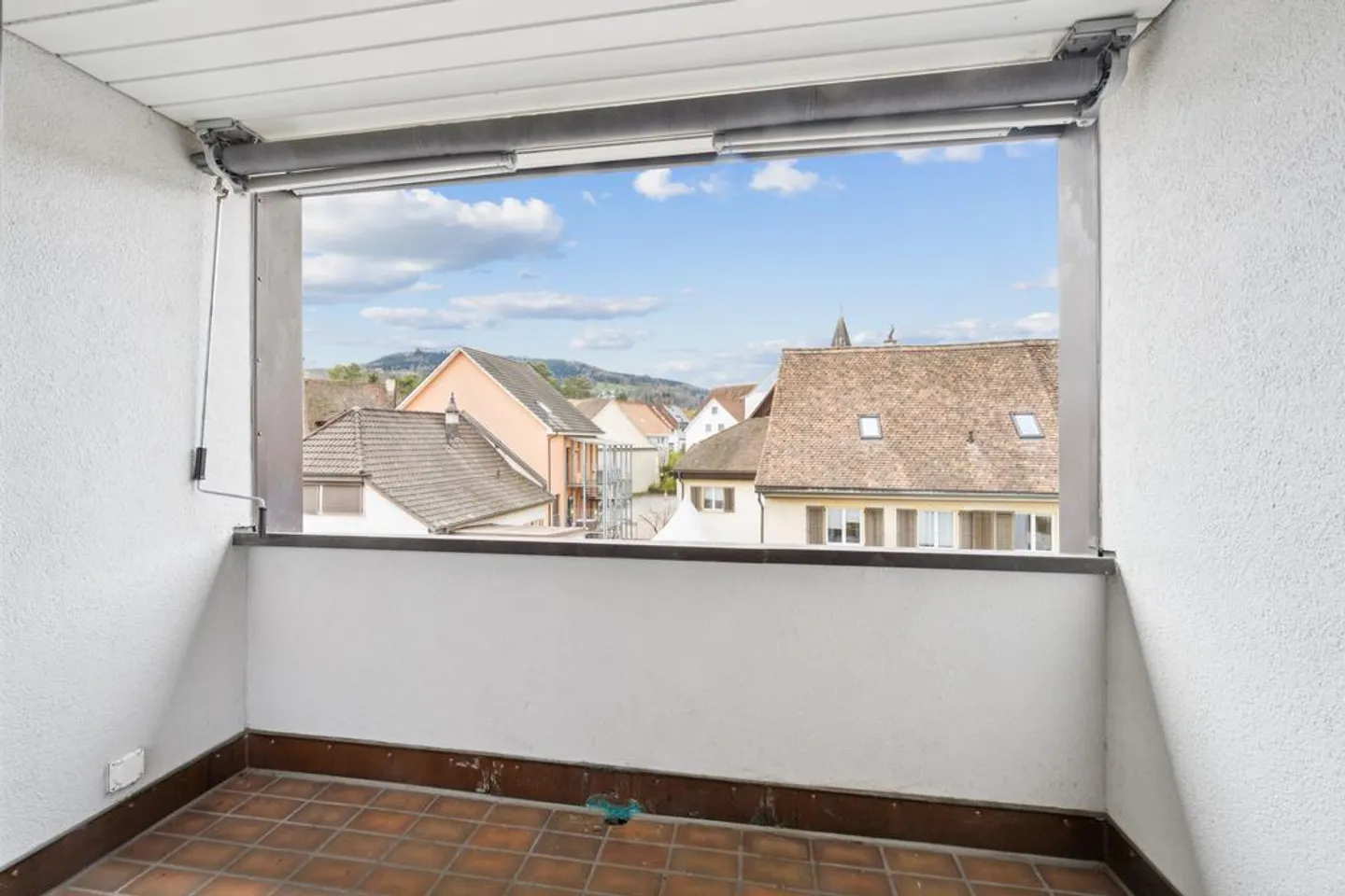 Cozy 3.5 Room Attic Apartment in the Center of Aesch - Photo 10 of 11