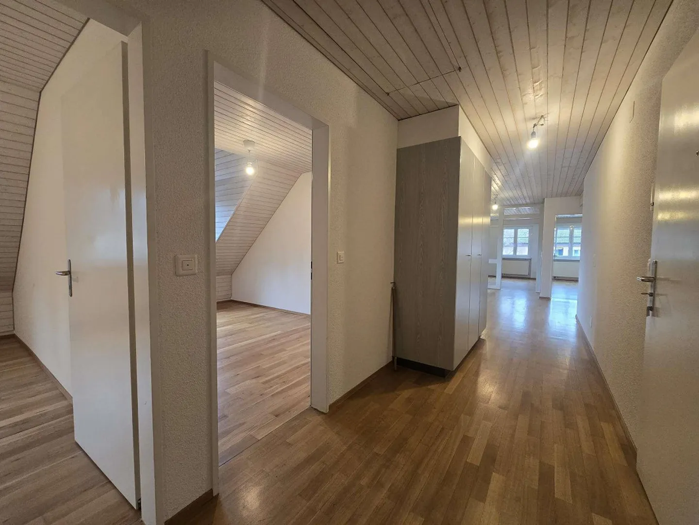 Edifici residenziali e commerciali con conversione approvata per più spazio abitativo - Foto 8 di 17