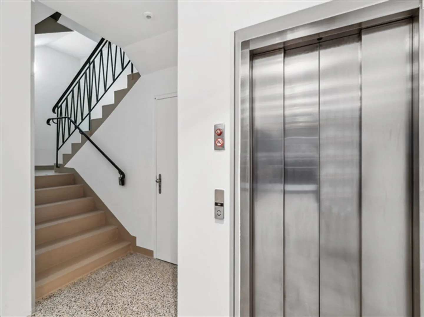 3.5 Room apartment - Photo 3 of 7