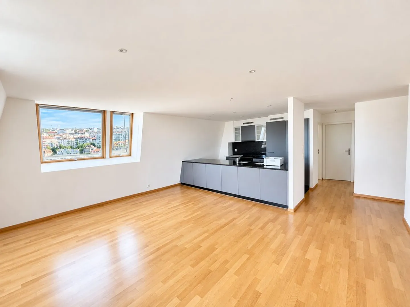 Appartement moderne en attique à Lausanne - Photo 2 sur 10
