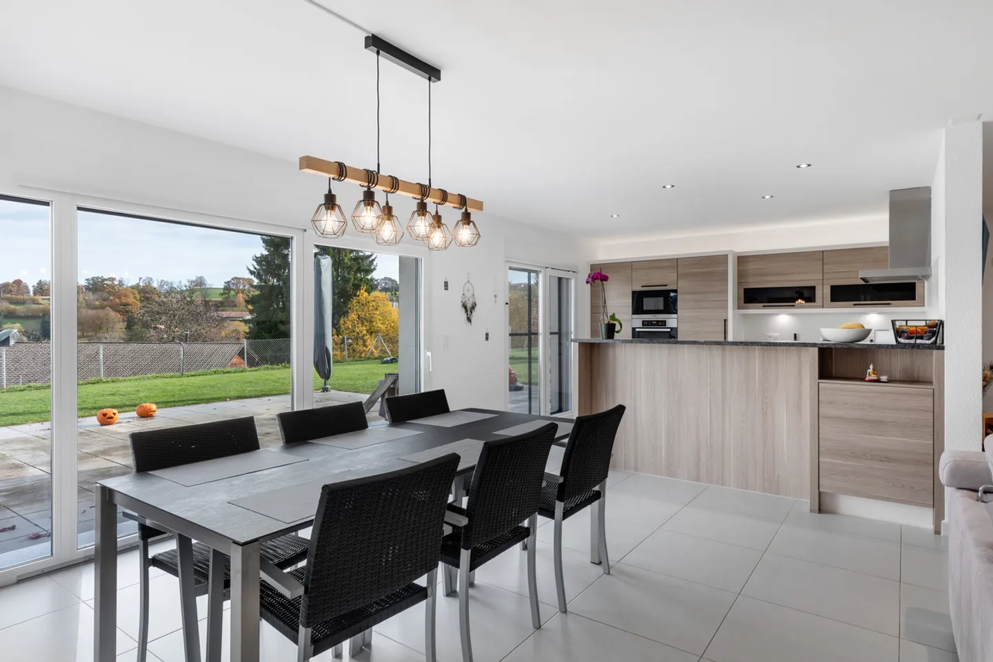 Villa contemporaine 6.5 pièces avec appartement indépendant loué - Foto 6 von 32