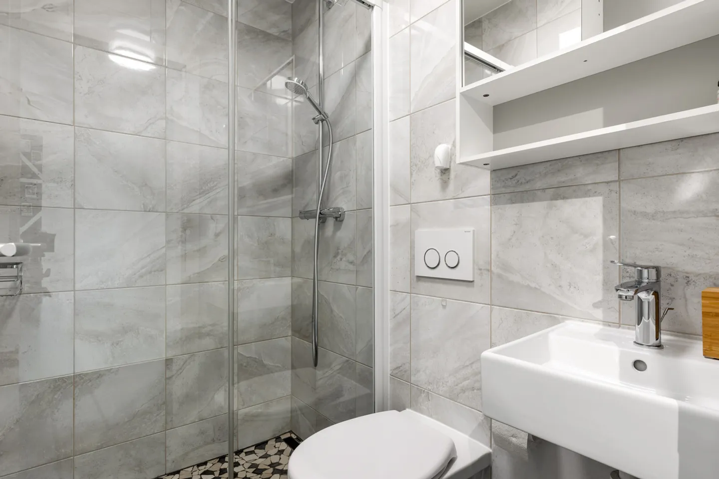 Villa contemporaine 6.5 pièces avec appartement indépendant loué - Foto 17 von 32