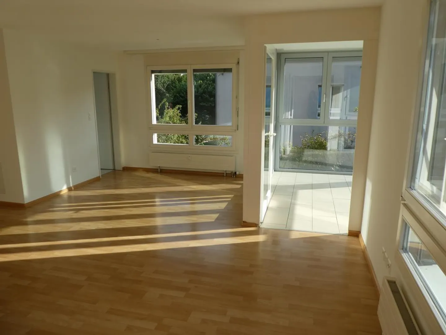 Appartamento 4 locali soleggiato con giardino d'inverno - Foto 2 di 11