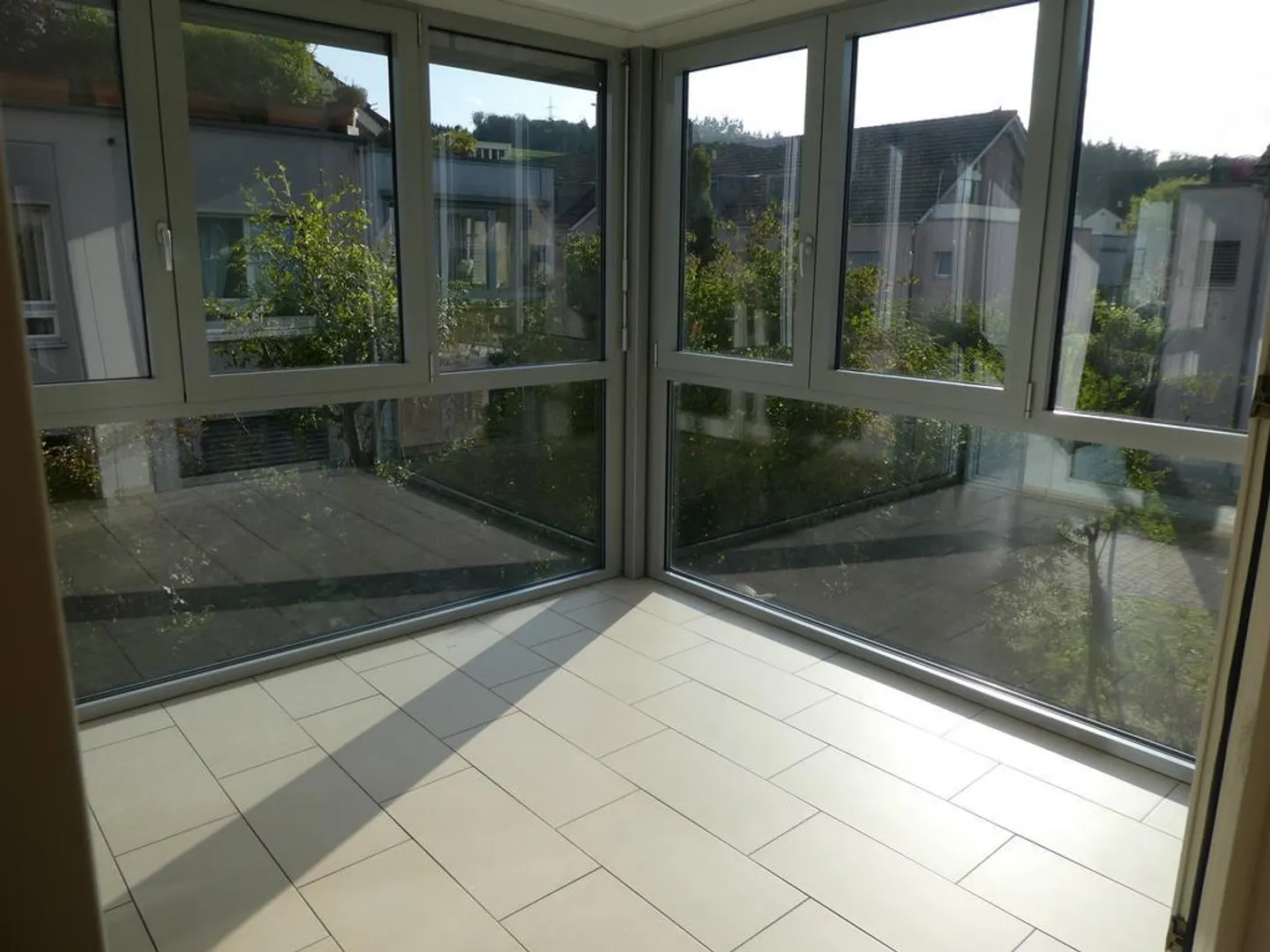 Appartamento 4 locali soleggiato con giardino d'inverno - Foto 4 di 11