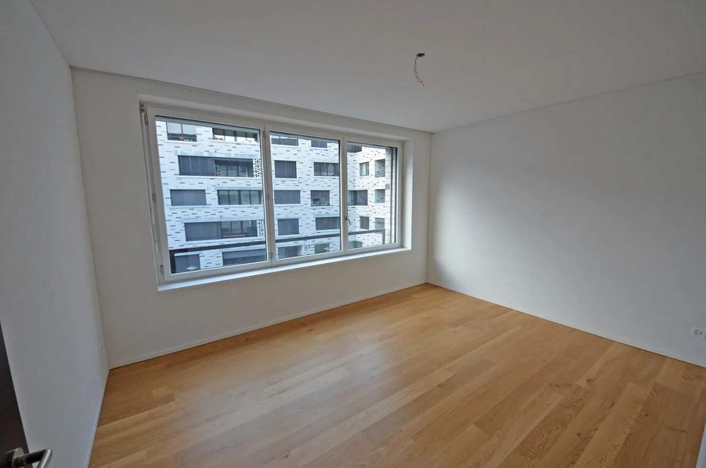 Werk 3 - round attractive - Photo 6 of 6