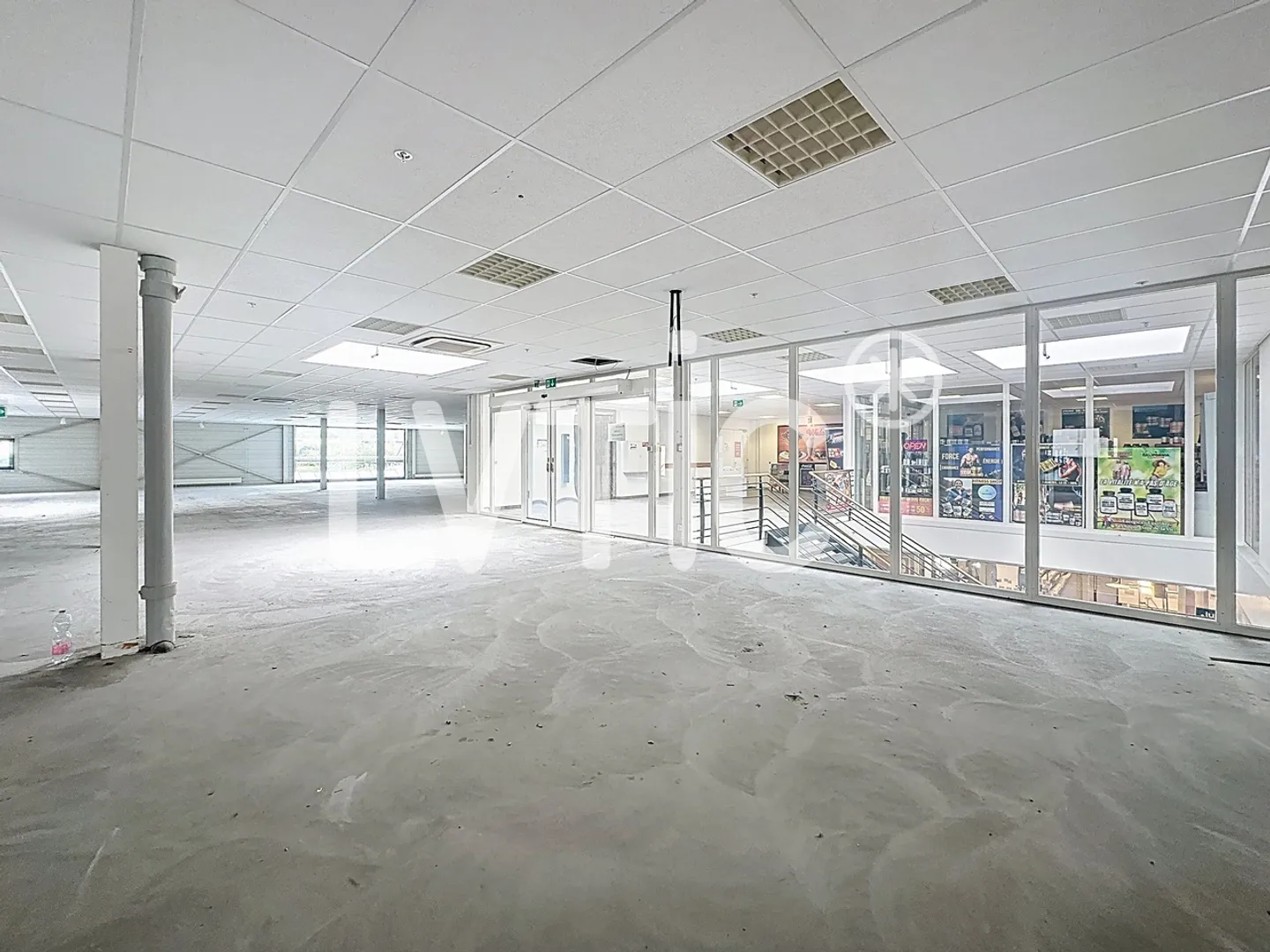 Showroom, offices, premises of 1665 m2 divisible for rent in Conthey - Photo 11 of 14