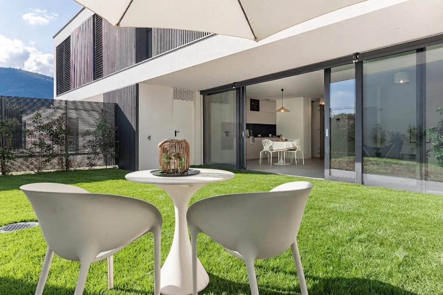 Villa moderne avec jardin privé - Photo 1 sur 37