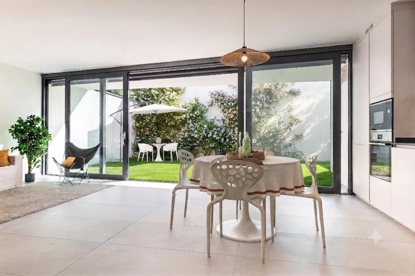 Villa moderne avec jardin privé - Photo 5 sur 37