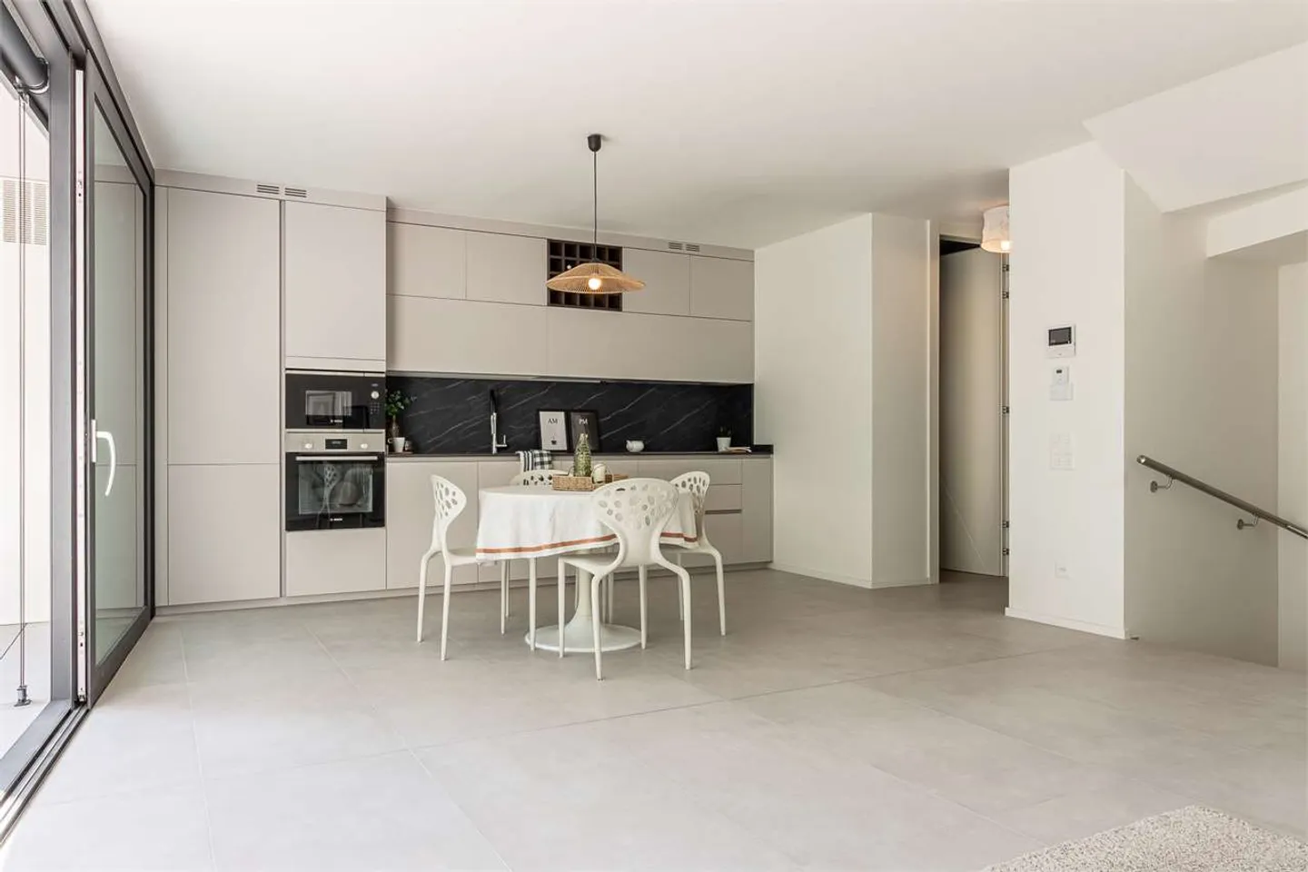 Villa moderne avec jardin privé - Photo 6 sur 37